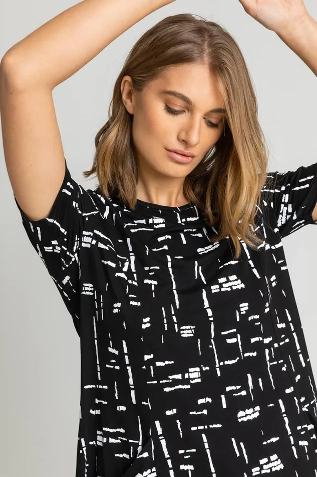 Women Black Abstract Pocket Stretch Swing Top Roman Tops