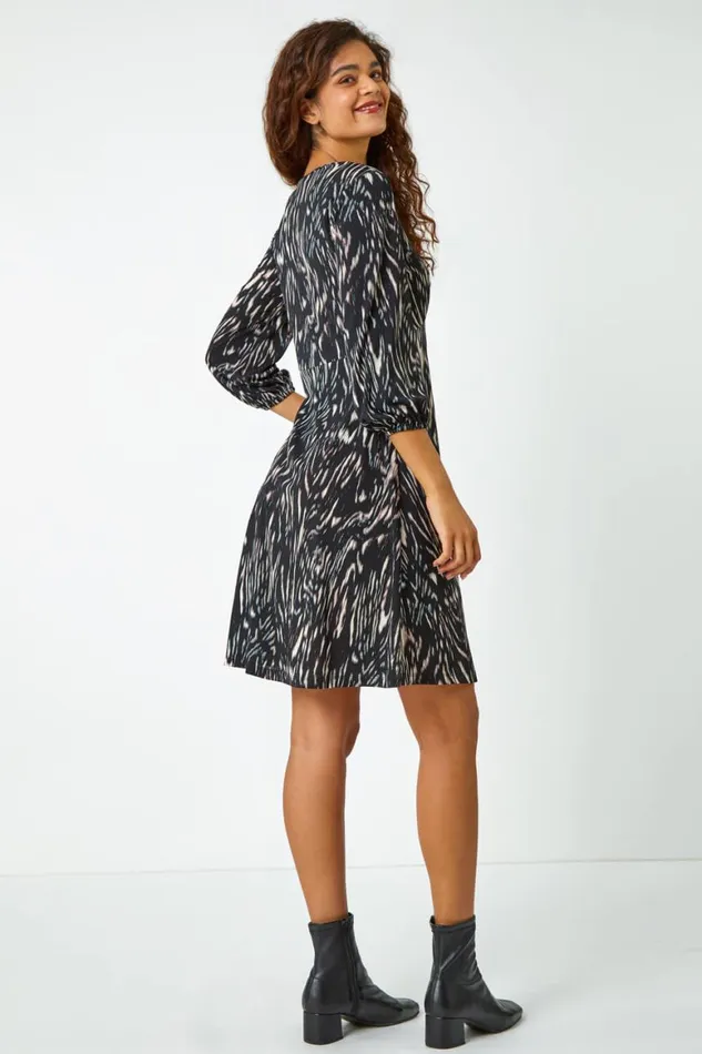 Women Black Abstract Print Stretch Swing Dress Roman Dresses