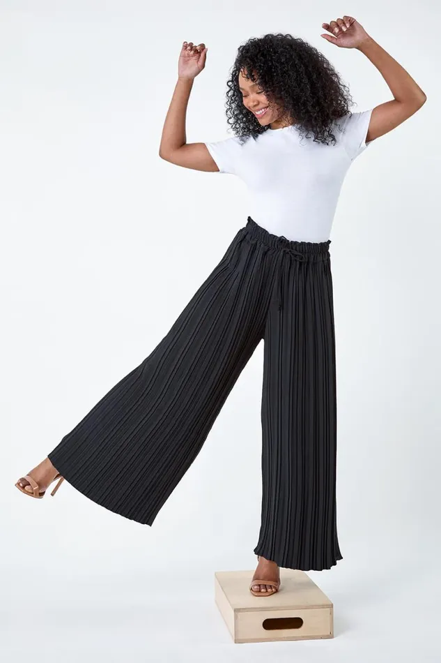 Women Black Petite Pleated Elastic Waist Wide Leg Trousers Roman Trousers