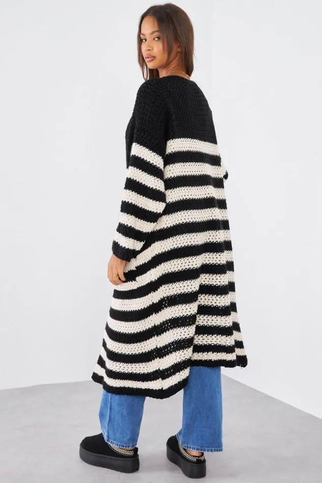 Women Gilet Noir Et Beige En Maille Long Black Brentiny Paris Cardigans