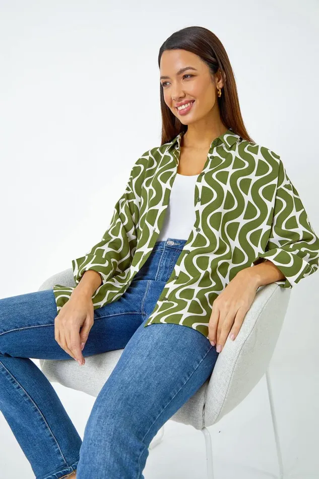 Women Green Geometric Print Collared Blouse Roman Tops