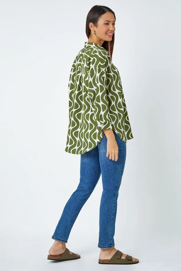Women Green Geometric Print Collared Blouse Roman Tops