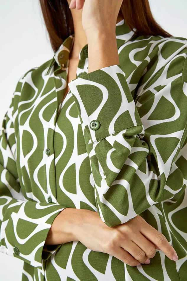 Women Green Geometric Print Collared Blouse Roman Tops
