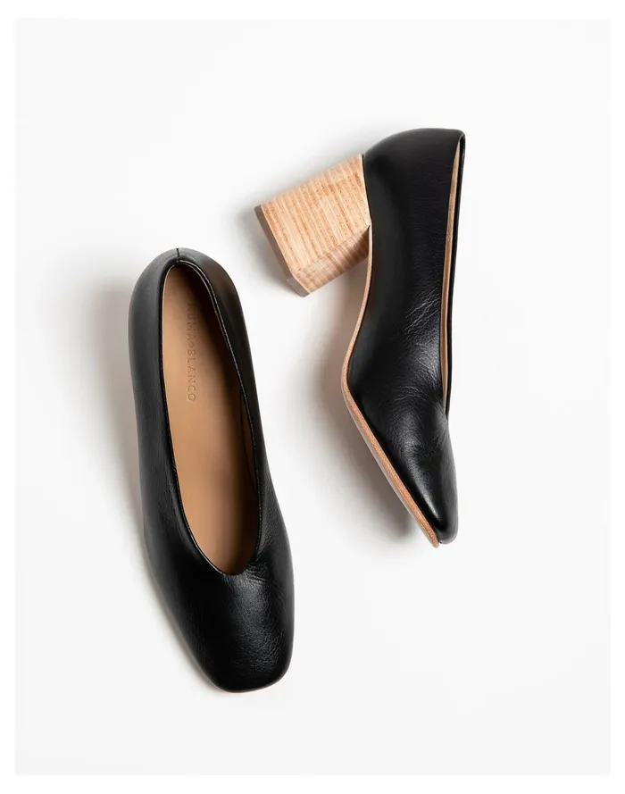 Women HUMA BLANCO Leather Salvador Pumps Coal Madewell Heels