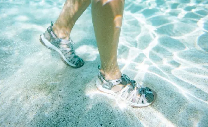 Women KEEN Casual Whisper CayenneFired Brick Closed Toe Sandal Women KEEN Casual Whisper CayenneFired Brick Closed Toe Sandal