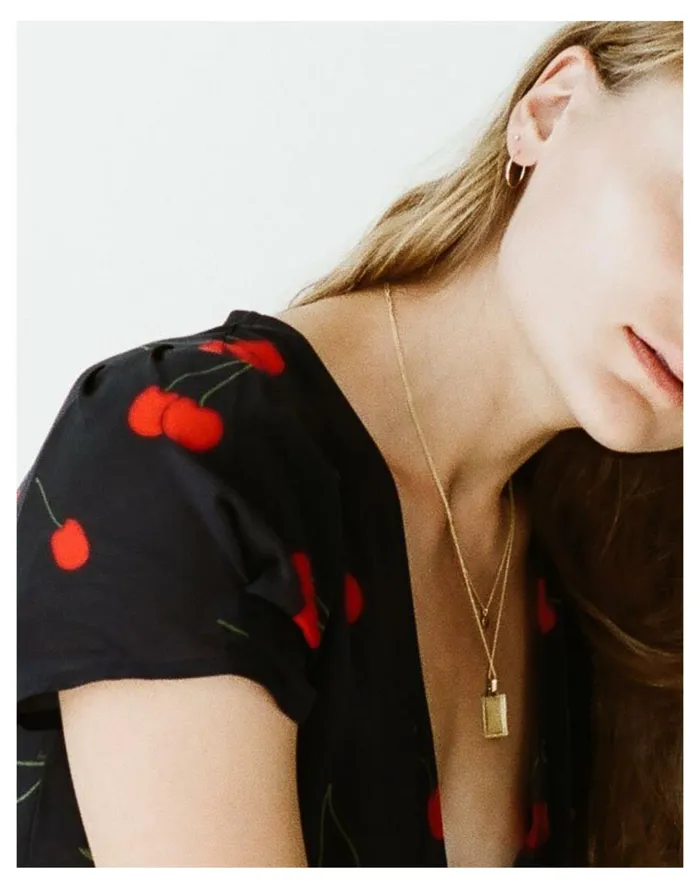 Women Kinn Lightweight Hoop Earrings Small Gold Madewell Earrings Women Kinn Lightweight Hoop Earrings Small Gold Madewell Earrings