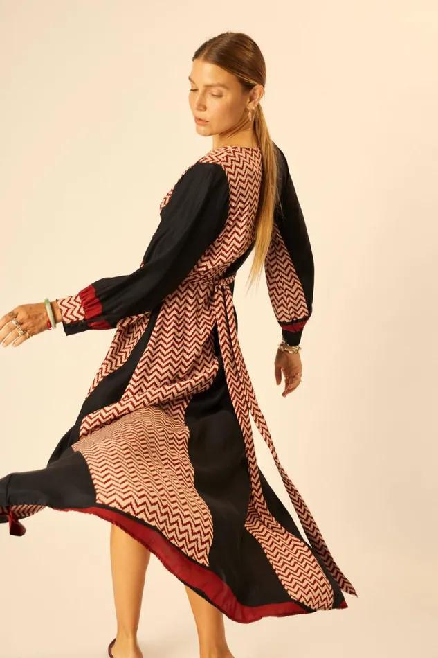 Women Natalie Martin Dresses Kate Long Sleeve Maxi Block Zigzag Noire