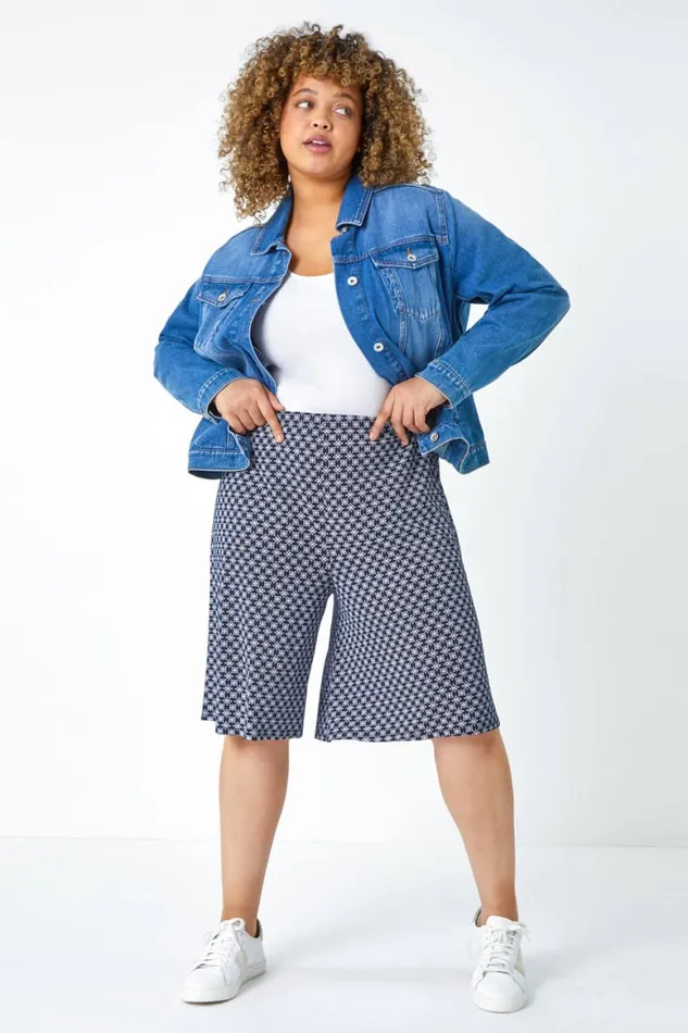 Women Navy Curve Geometric Elastic Waist Stretch Shorts Roman Shorts