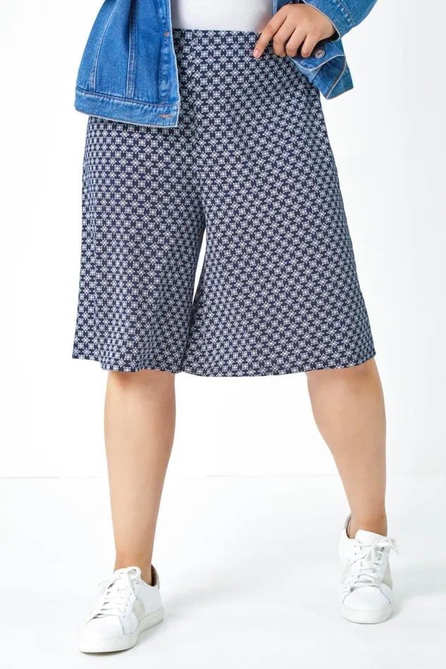 Women Navy Curve Geometric Elastic Waist Stretch Shorts Roman Shorts