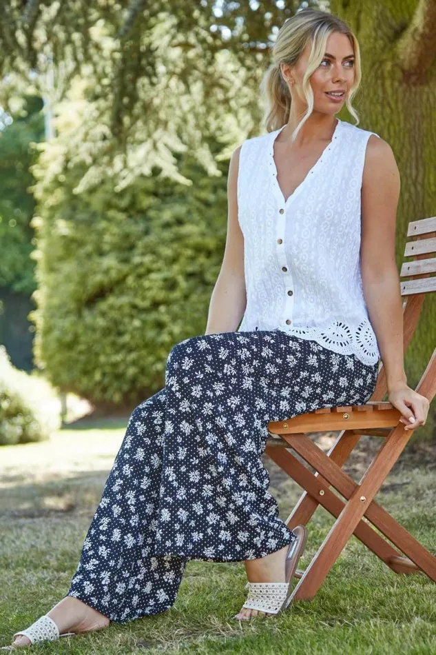 Women White Eyelet Detail Embroidered Crinkle Blouse Roman Tops