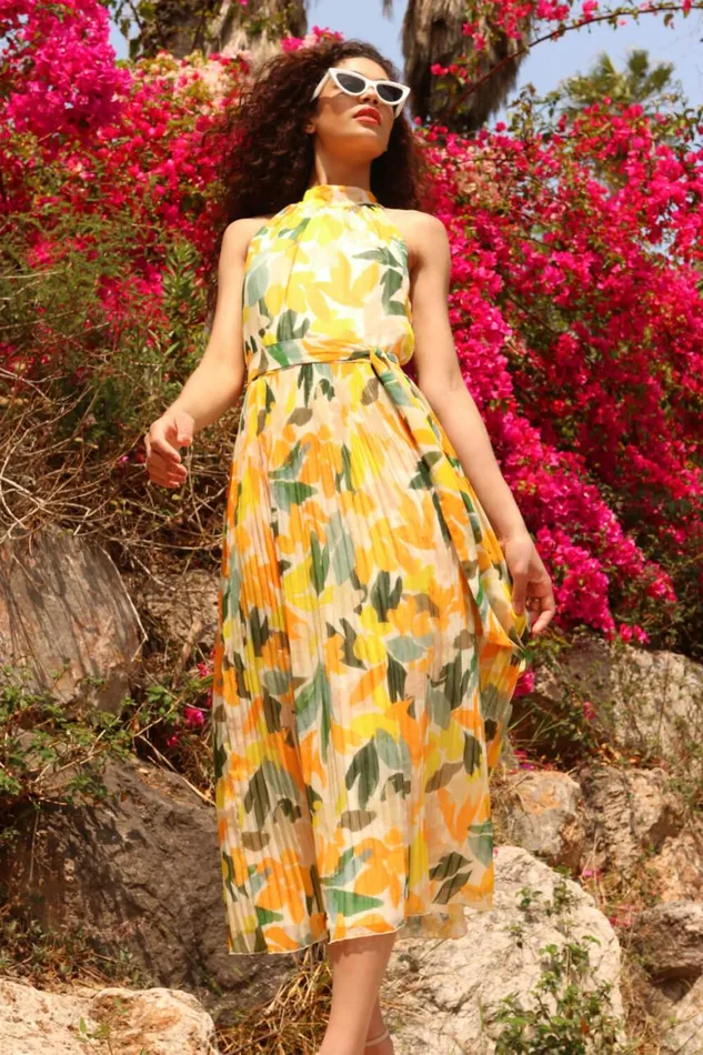 Women Yellow Floral Halterneck Pleated Chiffon Maxi Dress Roman Dresses